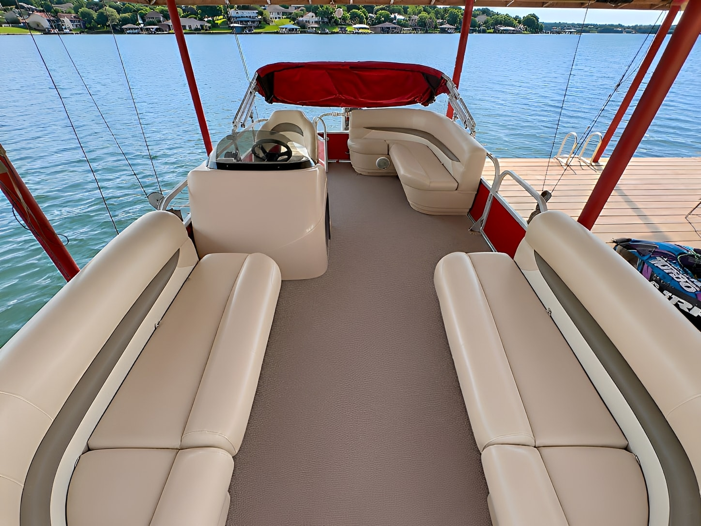 2016 Sun Tracker Party Barge 18 DLX