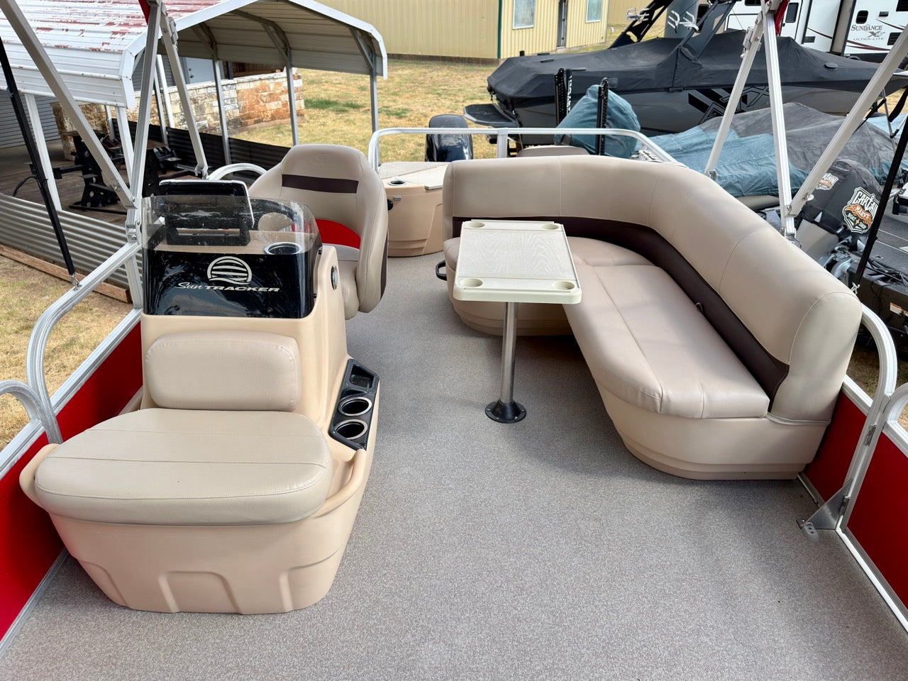 2017 Sun Tracker 18 DLX Bass Buggy
