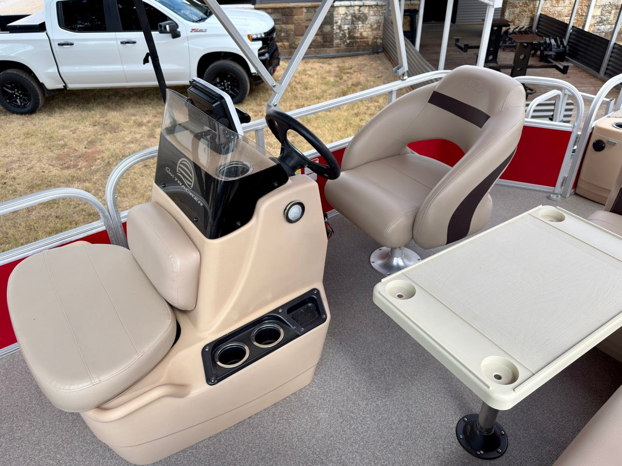 2017 Sun Tracker 18 DLX Bass Buggy
