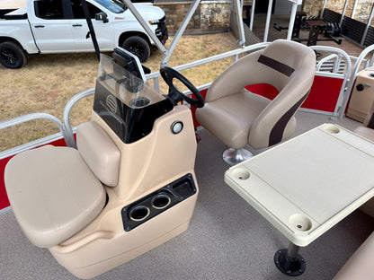 2017 Sun Tracker 18 DLX Bass Buggy