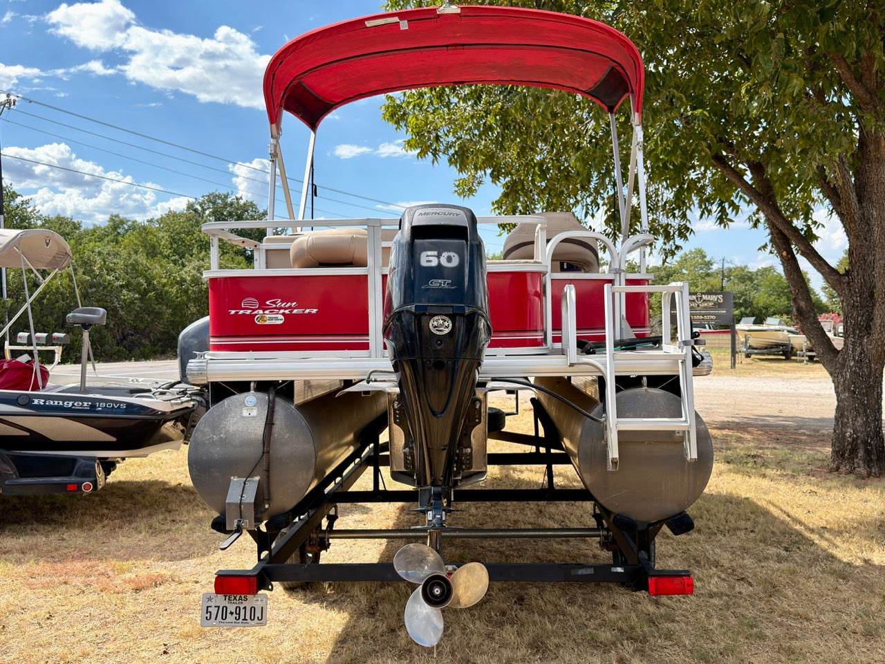 2017 Sun Tracker 18 DLX Bass Buggy