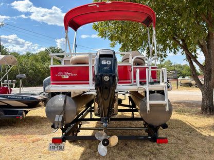 2017 Sun Tracker 18 DLX Bass Buggy