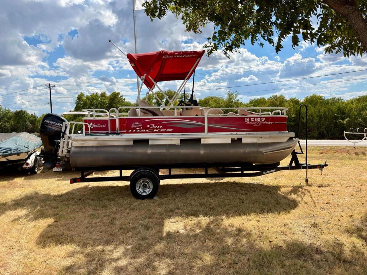 2017 Sun Tracker 18 DLX Bass Buggy